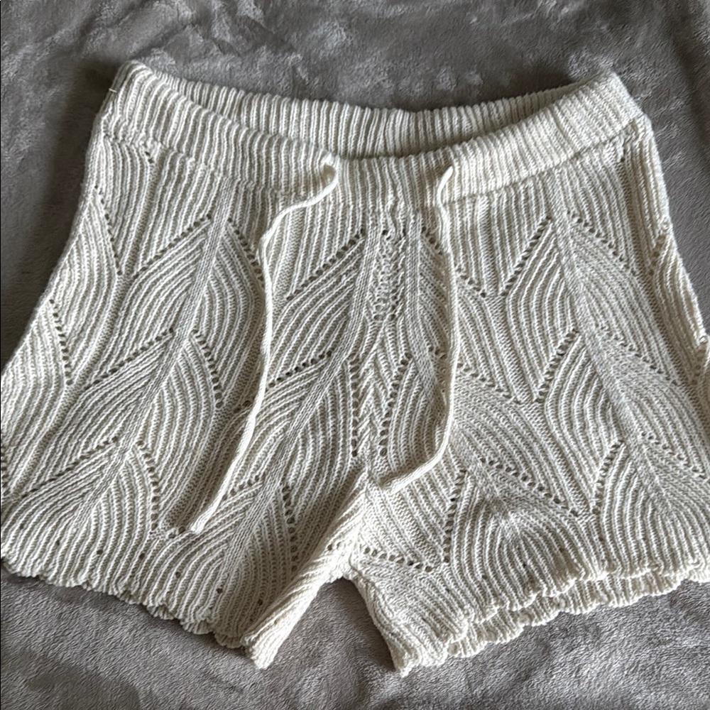 Missguided Cream High Waist Shorts